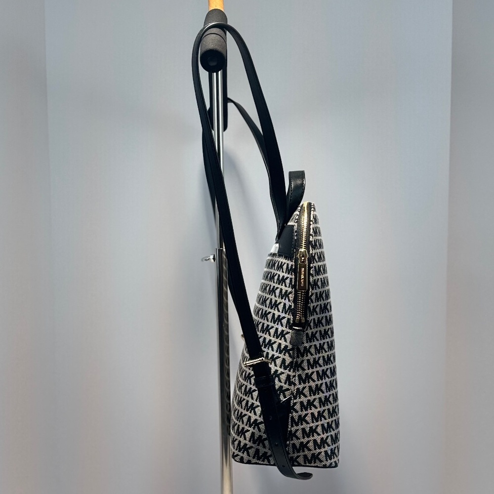 Michael Kors Backpack Cindy~NWT - Picture 3 of 11